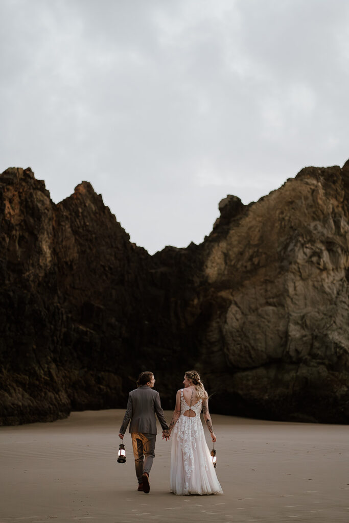 Oregon beach elopement couple portraits at blue hour