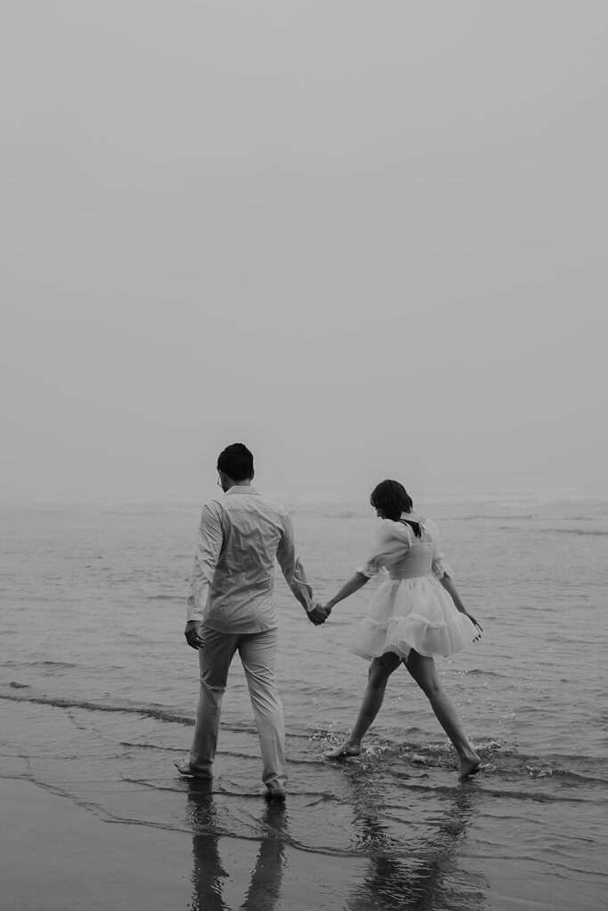 Oregon Coast engagement photos at Hug Point