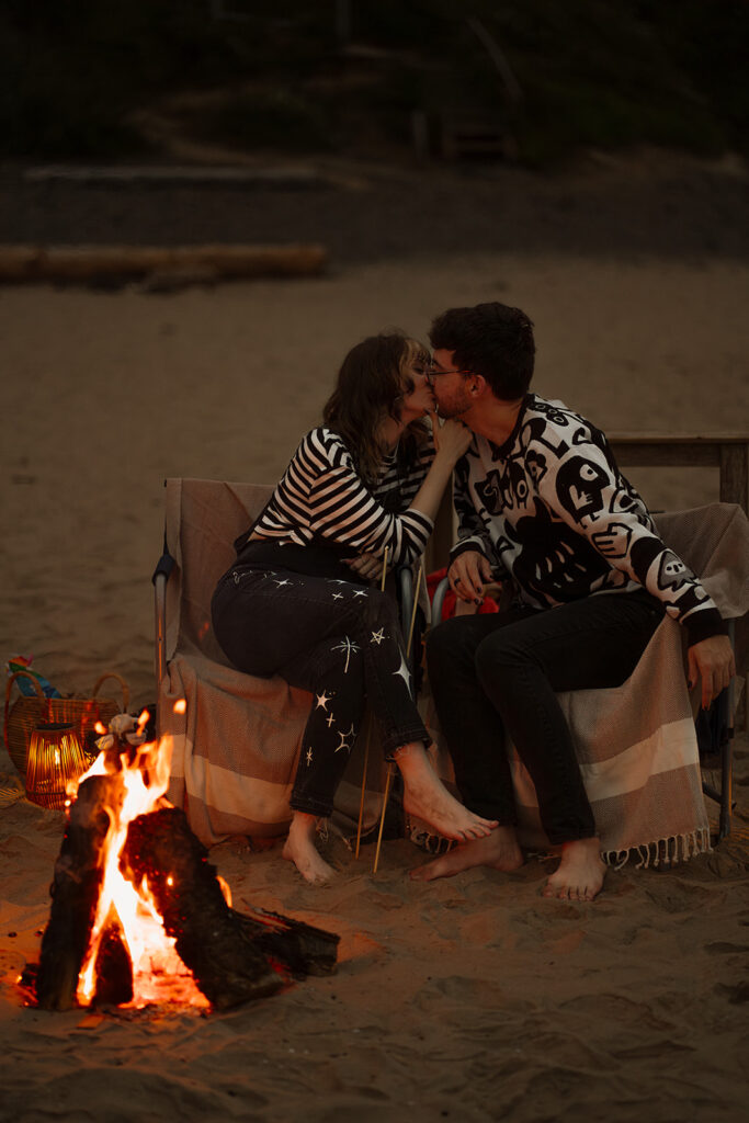 Oregon Coast engagement photos at Hug Point