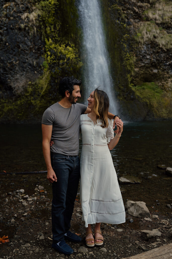 Couples photo session at Horsetail Falls