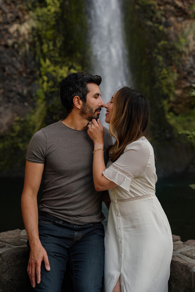 Waterfall couples photo session in Oregon at Government Cove