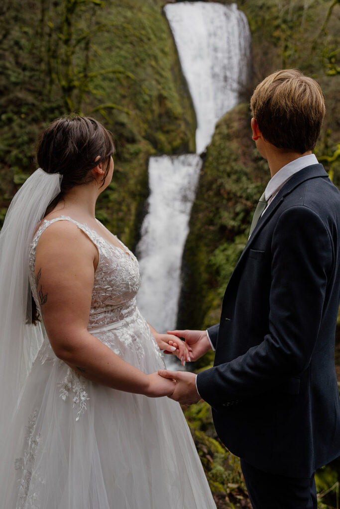 Columbia River Gorge elopement at Bridal Veil Falls