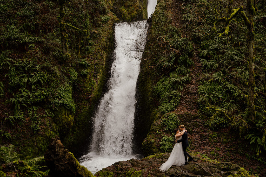 Bridal Veil Falls elopement in the Columbia River Gorge