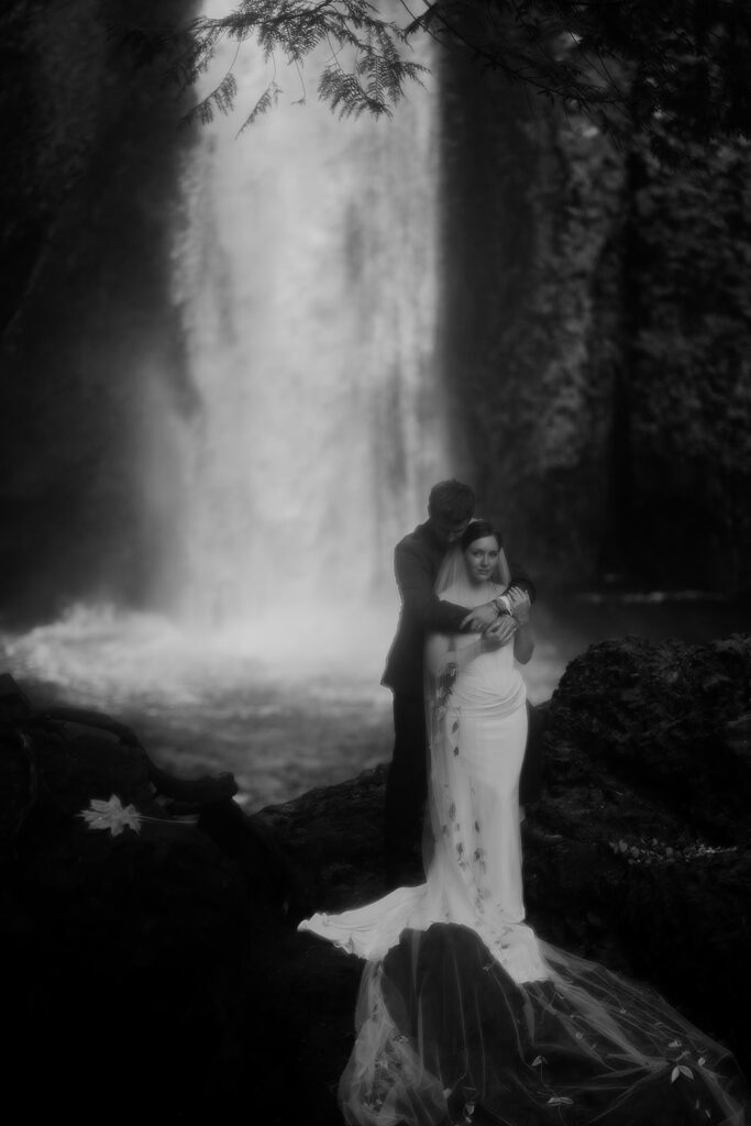 Wahclella Falls elopement in the Columbia River Gorge