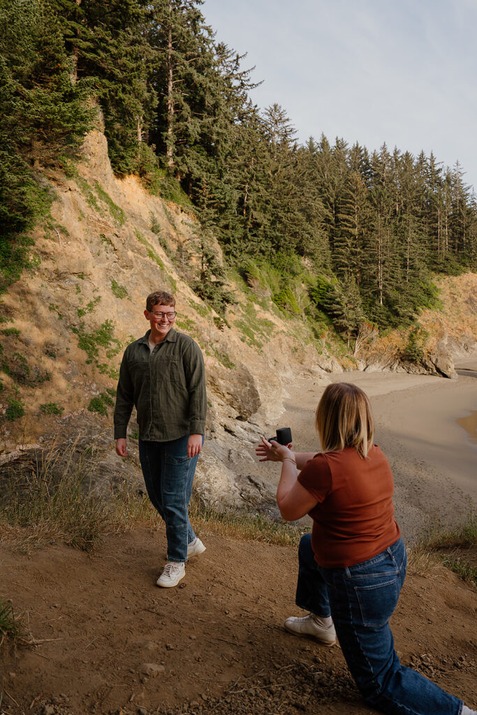 A surprise proposal at Secret Beach on the Oregon Coast