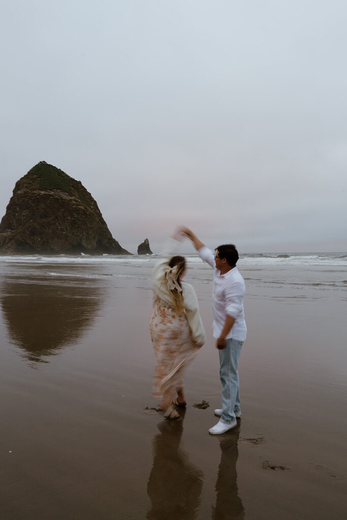 Cannon Beach couple's photoshoot