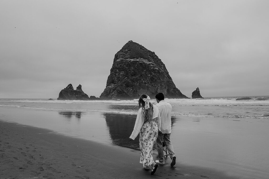 Cannon Beach couple's photoshoot