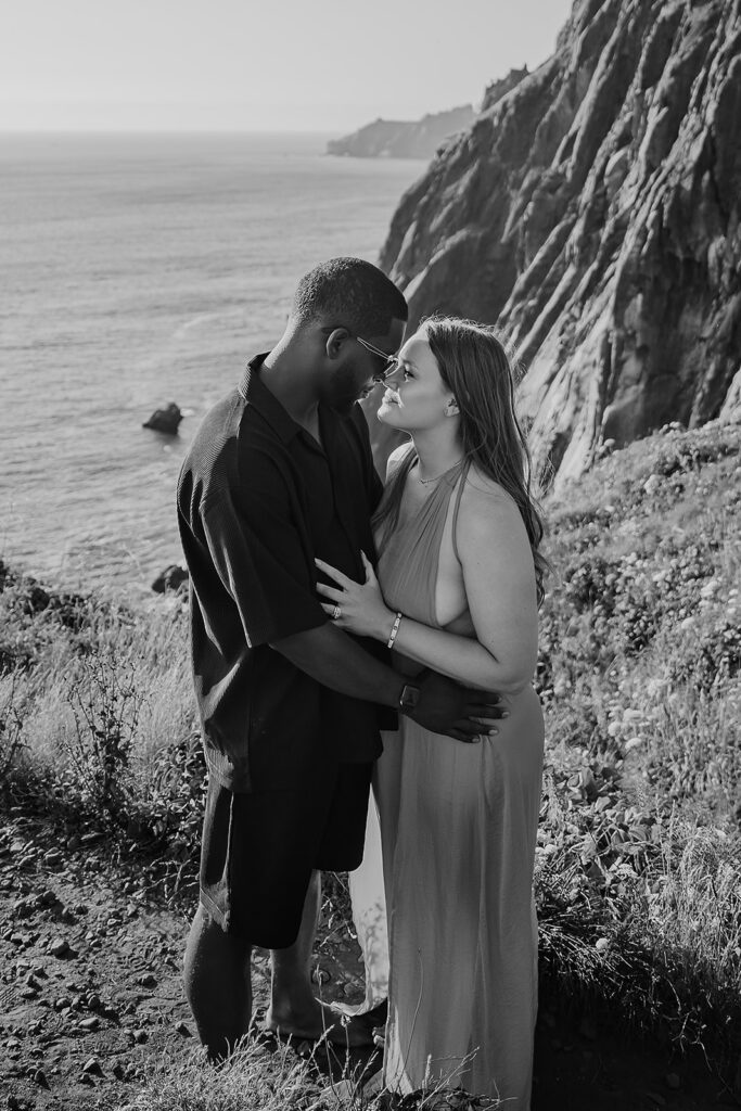 Ocean view couples photos in Oregon