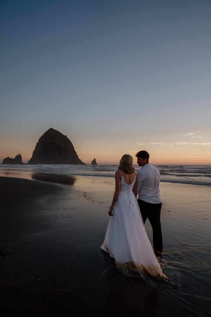 Sunset beach wedding photos on the Oregon Coast