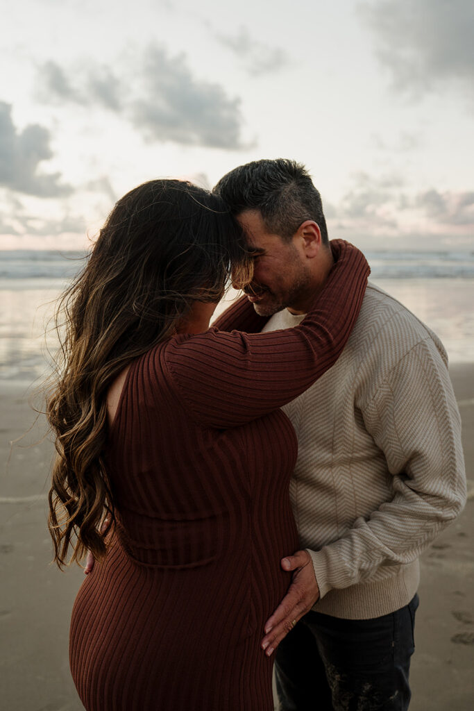 beach maternity shoot at Cannon Beach