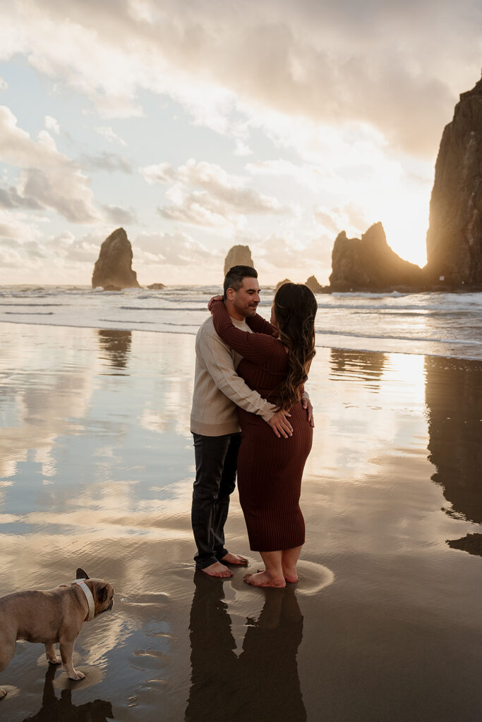 Sunset beach maternity pictures on the Oregon Coast
