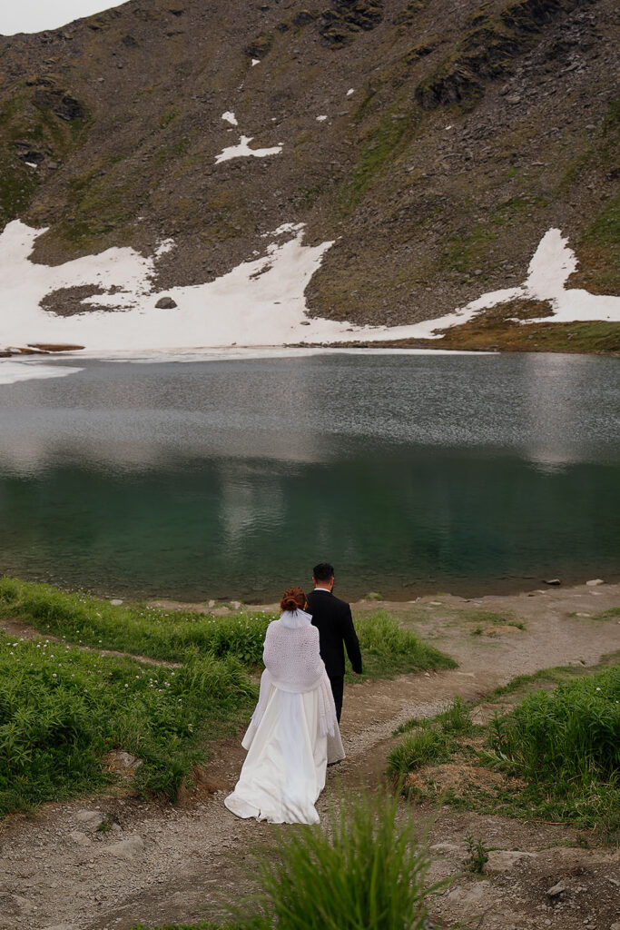 Alaska elopement photos on Hatcher Pass