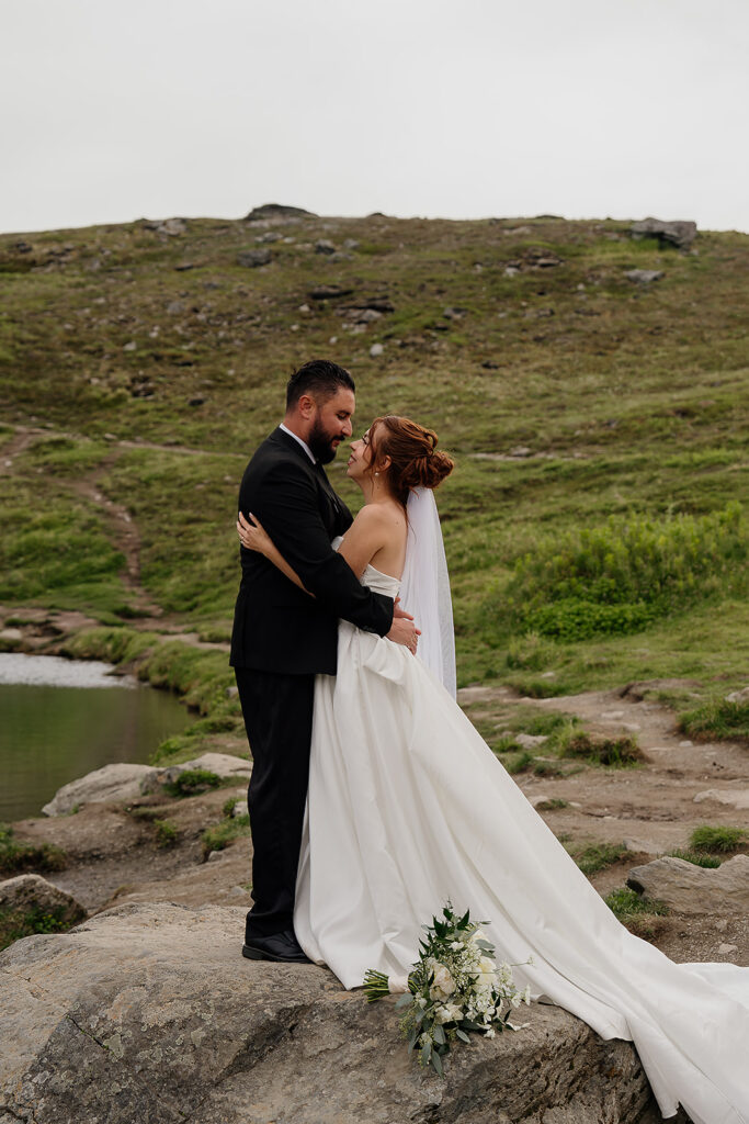 Alaska elopement photos on Hatcher Pass