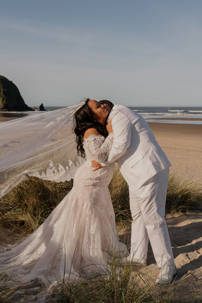 Sunny Oregon Coast elopement photos on the beach