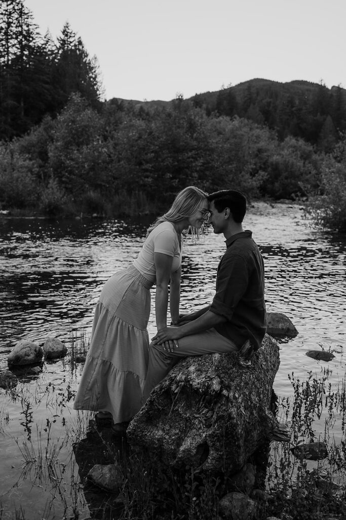 Sunset lake engagement photos in Washington State