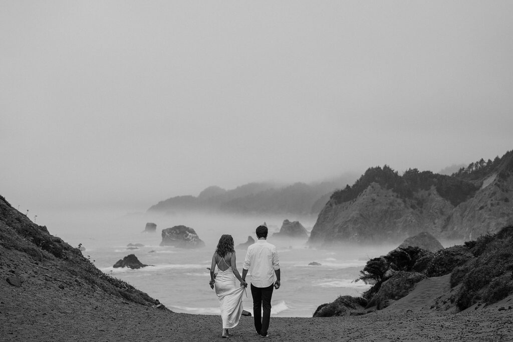 Couple getting married on the Oregon Coast at Samuel H Boardman Scenic Corridor