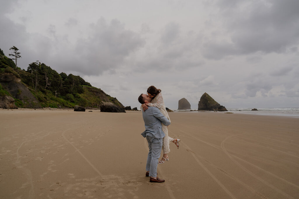Moody Oregon Coast wedding photography