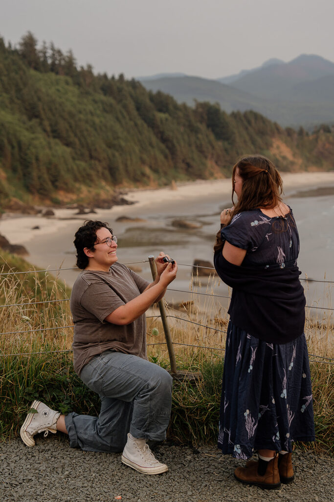 Surprise proposal on the Oregon Coast at Ecola State Park Viewpoint