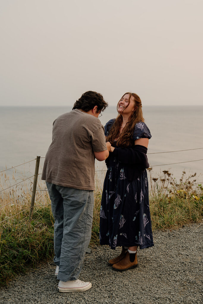 Surprise proposal on the Oregon Coast at Ecola State Park Viewpoint